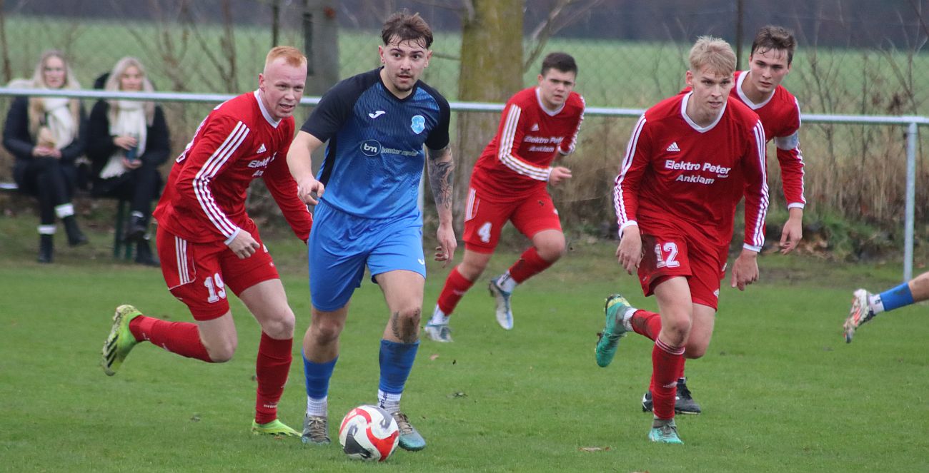 Landesliga-Team verabschiedet sich mit 1:0-Sieg in die Winterpause